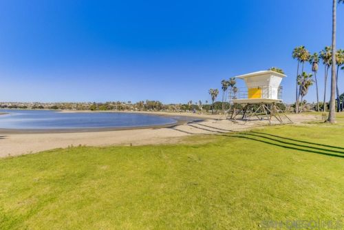 4103 Asher St, San Diego CA 92110-3648 exterior