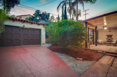 3211 Dumas St, San Diego CA 92106-1317 exterior