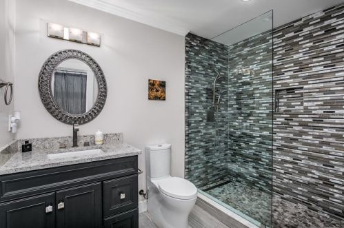 18604 Avenue Monaco, Lutz FL  33558-5316 exterior
