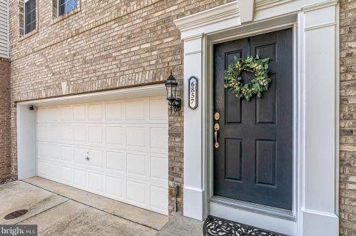 6857 Hartzell Hill Ln, Haymarket VA  20169-4944 exterior