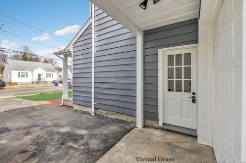 407 Jackson Ave, Bridgeport CT  06606-5573 exterior