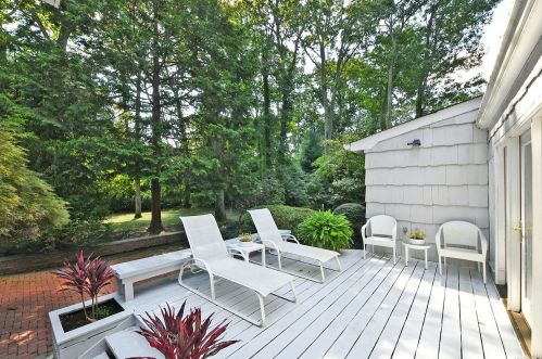 19 Montrose Pl, Huntington Station NY 11747-3403 exterior