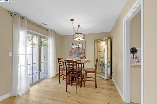 7426 Stonedale Dr, Pleasanton CA  94588-3737 exterior