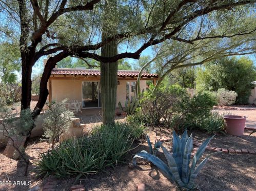 5702 Camelback Rd, Phoenix AZ  85018-3216 exterior