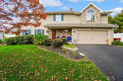 2216 Meadow Lane Dr, Easton, PA 18040-7512