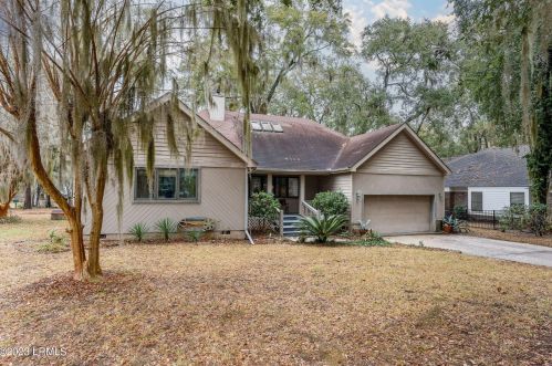 2508 Glendale Ln, Beaufort, SC 29902-5947