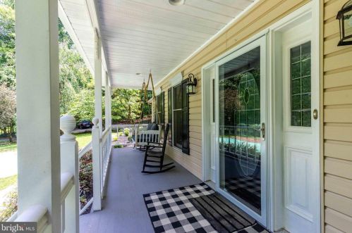 1484 Stratford Ct, Pottstown, PA 19465-7280