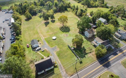 4500 Skippack Pike, Collegeville PA  19473-2033 exterior