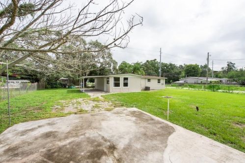9741 Fowler Ave, Thonotosassa FL  33592-3415 exterior