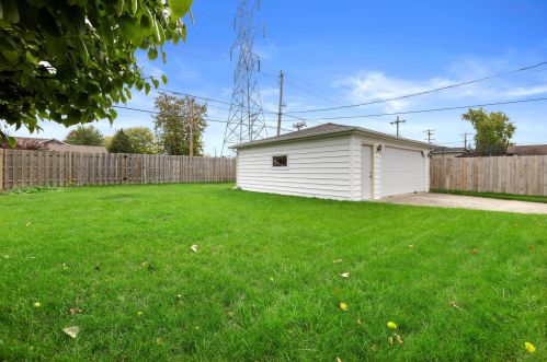 6409 57th Ave, Kenosha, WI 53142-3032
