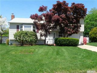 13 Lark Dr, South Setauket, NY 11720-1506