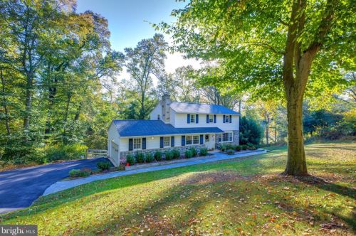 147 Cambridge Dr, Glen Mills, PA 19342-1528
