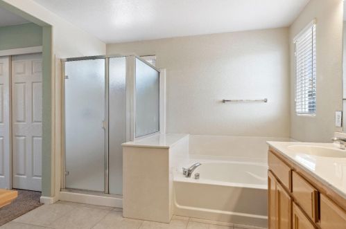 2228 Clock Tower Ct, Riverbank CA  95367-9427 exterior