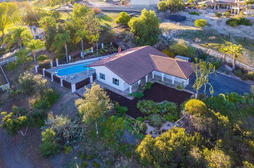 11382 Crazy Horse Dr, Lakeside CA 92040-1205 exterior