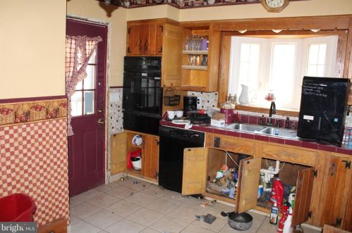 50 Watkins Ave, West Deptford NJ  08096-1236 exterior