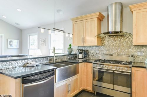 809 Broad St, Westfield NJ  07090-2003 exterior