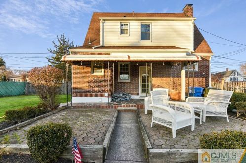 215 Green St, Woodbridge NJ  07095-2005 exterior