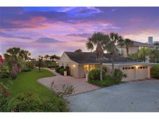 608 Casey Key Rd, Nokomis, FL 34275-3374