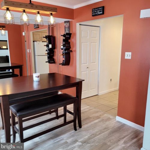 2038 Harbour Dr, Palmyra NJ 08065-1118 exterior