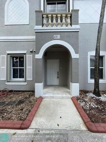 4951 140th Ter, Hollywood, FL 33027-6203