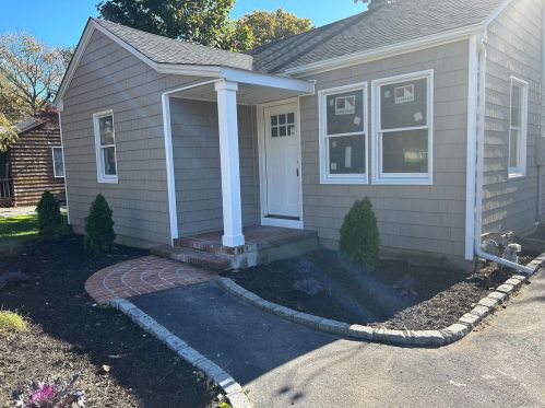 916 Union St, Bohemia, NY 11716-2115