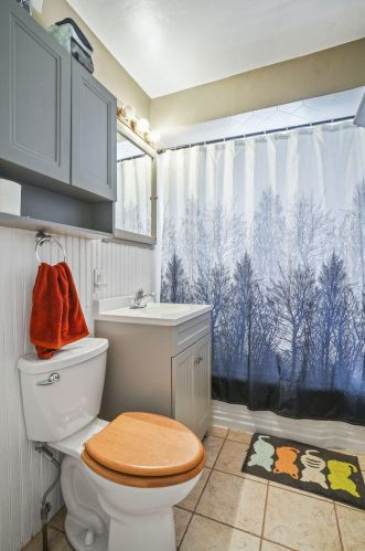 6927 35 Ave, Kenosha WI 53142-3942 exterior