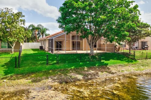 16565 10 St, Hollywood FL  33028-1466 exterior