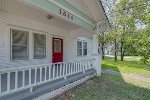 1614 Elm St, Denton TX  76201-3092 exterior