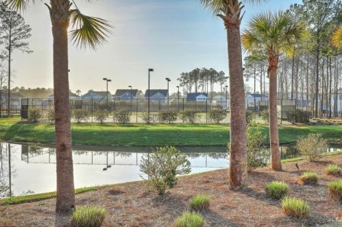 1521 Lindsey Creek Dr, Mount Pleasant SC  29466-8393 exterior