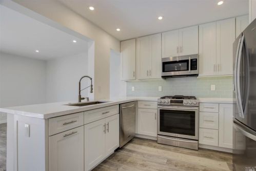 268 Larkspur Plaza Dr, Larkspur, CA 94939-1432