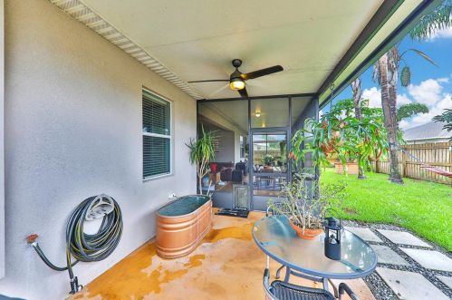 10719 Carloway Hills Dr, Wimauma FL  33598-6140 exterior