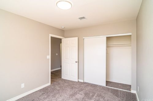 5477 Myrtle Ave, Long Beach CA 90807-2440 exterior