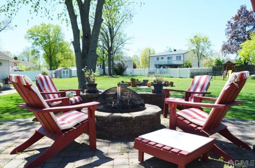 317 New Durham Rd, Piscataway NJ  08854-5311 exterior