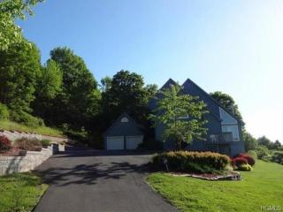 704 Mountain Rd, Middletown, NY 10940-7936