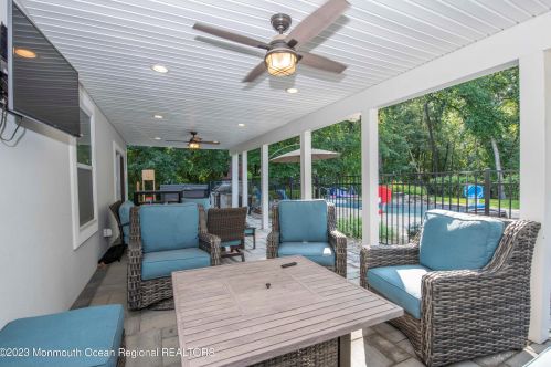 9 Maxim Ct, Jackson Twp NJ 08527-3893 exterior