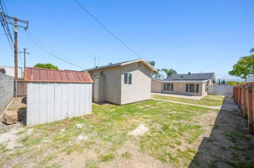 340 Willow Ave, Rialto CA  92376-5832 exterior