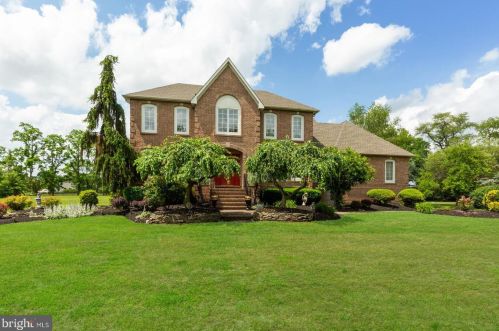 203 Heritage Dr, Columbus, NJ 08022-1305