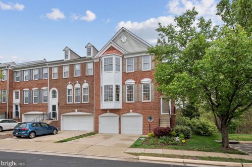 13002 Rose Petal Cir, Herndon, VA 20171-4812