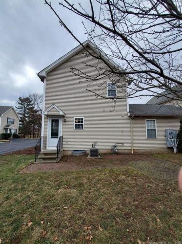 118 Gulf St, Milford CT  06460-4849 exterior