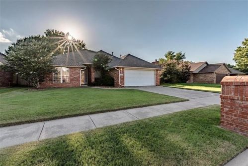 308 Baker St, Norman, OK 73072-3818