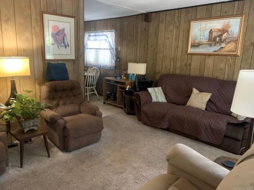 43 Van Wyck Dr, Poughkeepsie NY  12601-1518 exterior