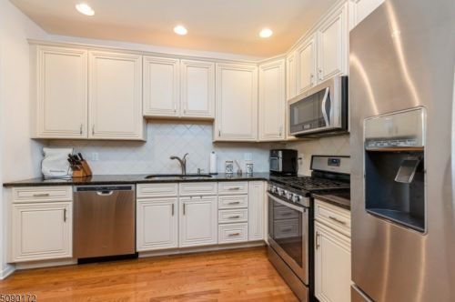 5 Julia Pl, Mount Olive NJ  07828-2461 exterior