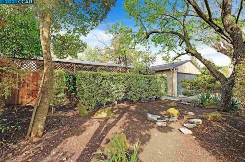3157 Ida Dr, Concord, CA 94519-2150