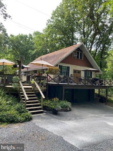 1021 Stoverdale Rd, Hummelstown, PA 17036-8702