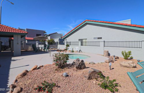 8610 67 Dr, Peoria AZ 85383-7103 exterior