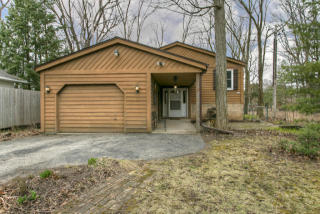 4728 Keeley Dr, Slinger, WI 53086-9403