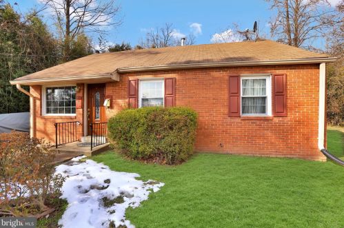 2020 Leonard Rd, Falls Church, VA 22043-1320