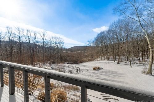 10 Keeler Rd, West Woods, CT 06069-2221