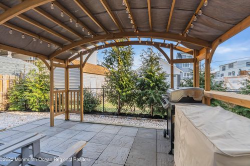 25 Miller St, Monmouth Hills NJ  07732-1751 exterior