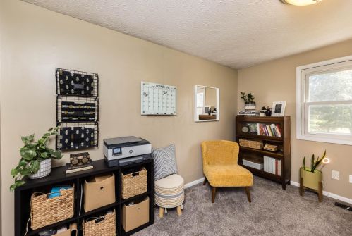 1239 Choctaw Dr, London OH  43140-8726 exterior